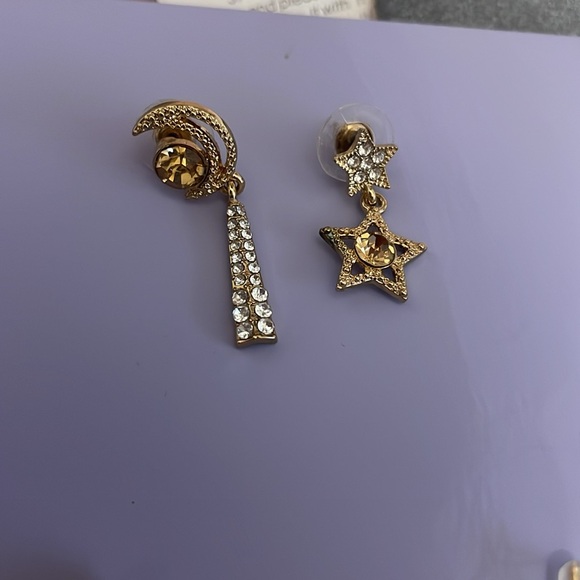 Earrings - Picture 3 of 5